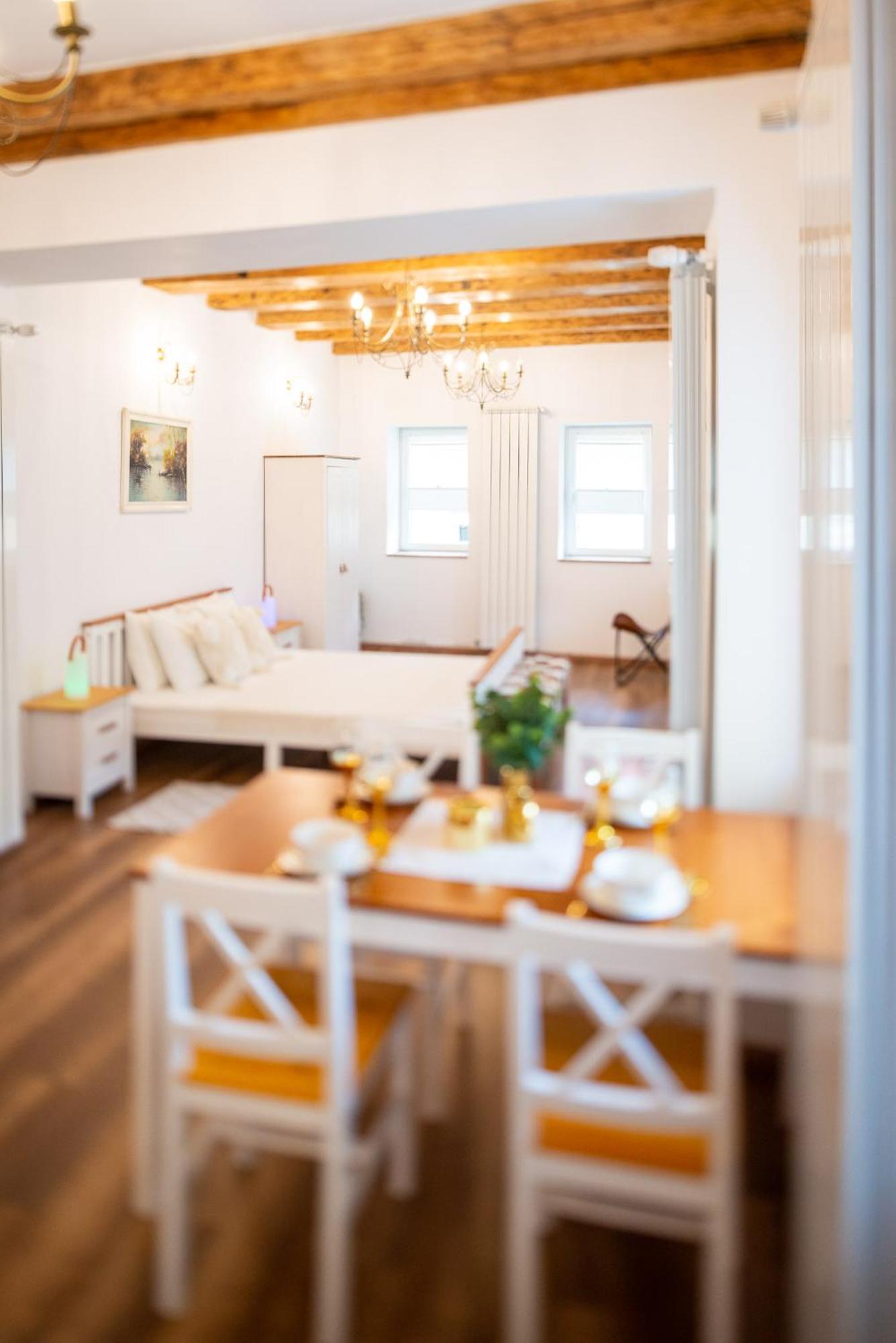 Fernweh Haus Brasov Hotel Стая снимка