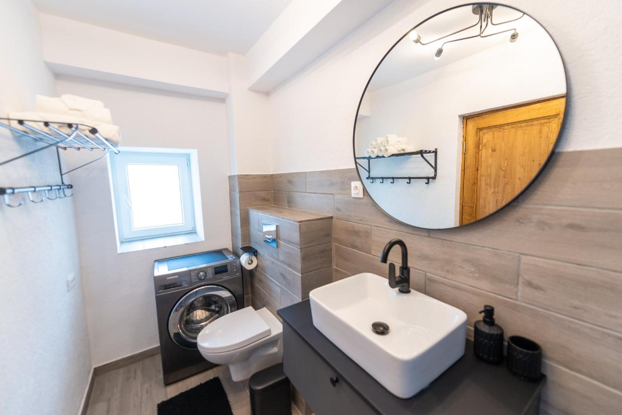 Fernweh Haus Brasov Hotel Стая снимка