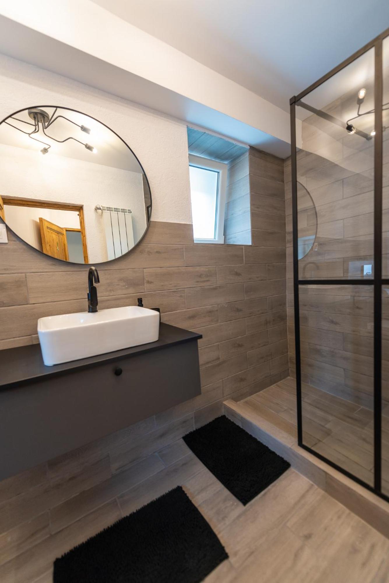 Fernweh Haus Brasov Hotel Стая снимка