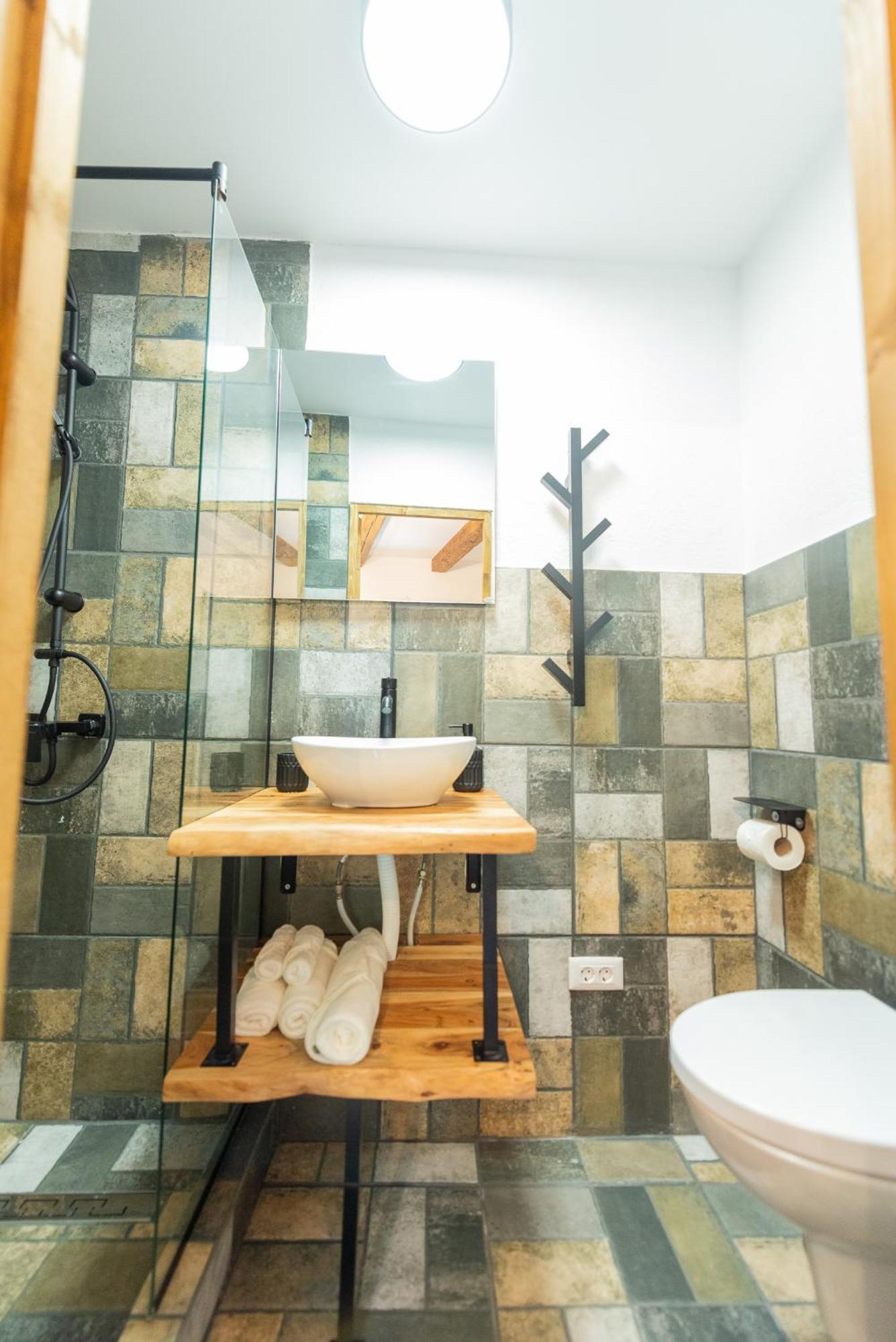 Fernweh Haus Brasov Hotel Стая снимка