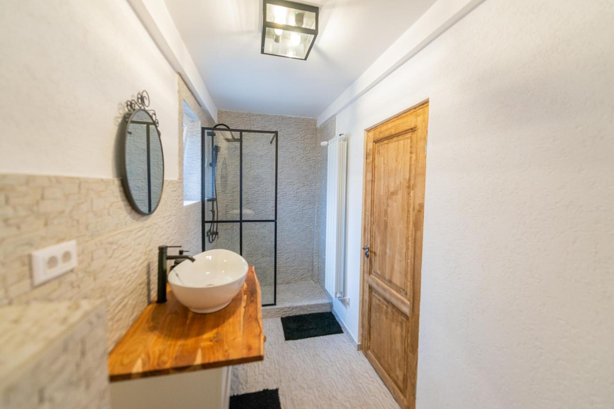 Fernweh Haus Brasov Hotel Стая снимка