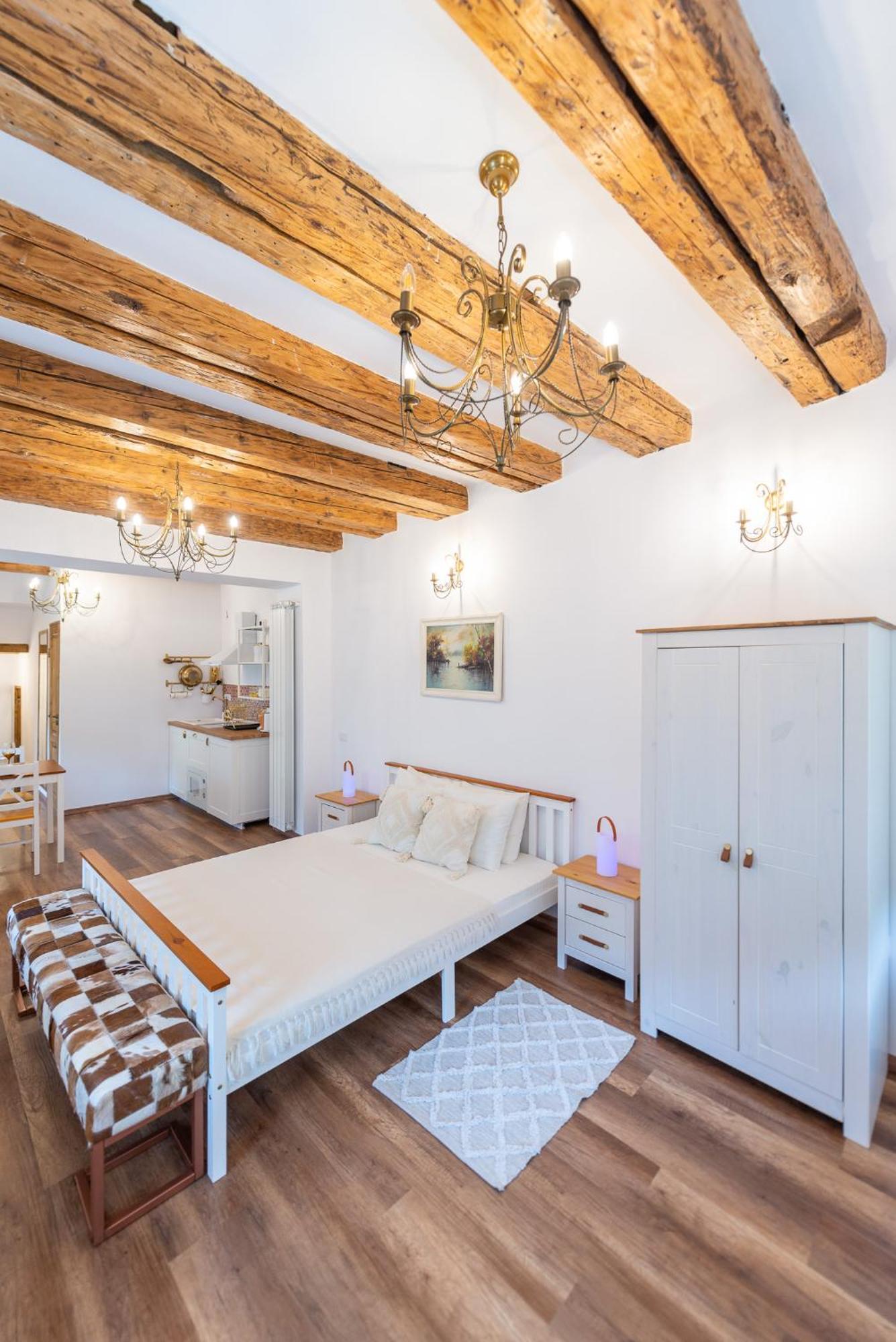 Fernweh Haus Brasov Hotel Стая снимка